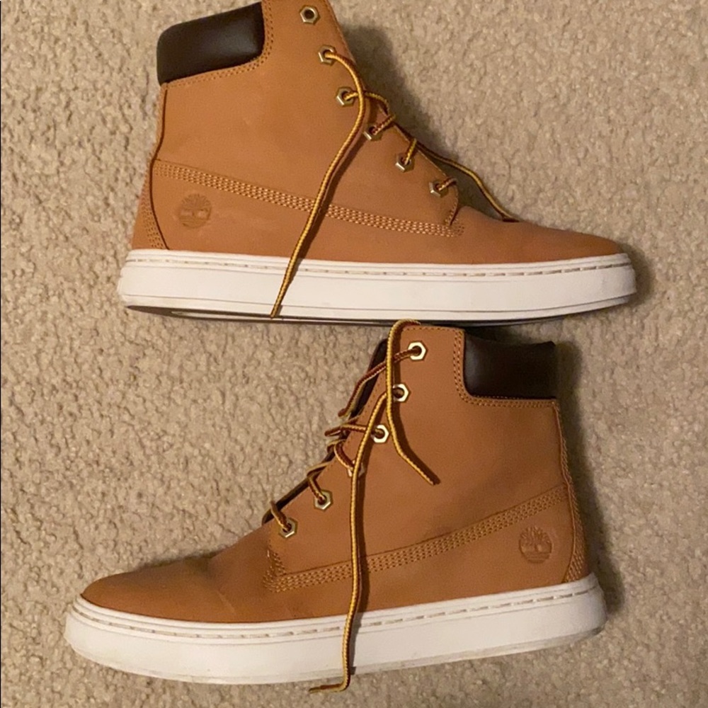 Timberlands - women 8.5